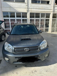 Usato 2005 Toyota RAV4 2.0 Diesel (2.800 €)