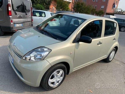 Usato 2006 Daihatsu Sirion 1.0 Benzin 69 CV (2.900 €)