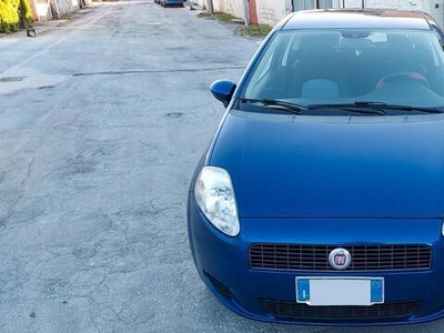Usato 2007 Fiat Grande Punto 1.2 Benzin 65 CV (2.500 €)