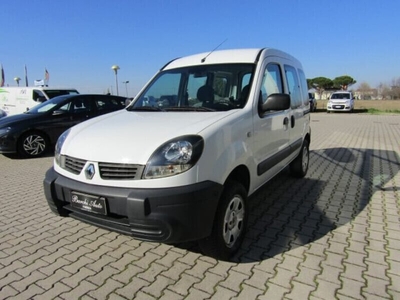 Usato 2007 Renault Kangoo 1.6 Benzin 95 CV (6.900 €)