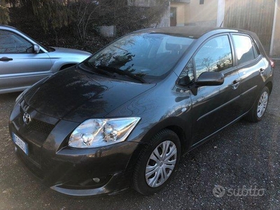 Usato 2009 Toyota Auris 1.4 Diesel 90 CV (5.500 €)