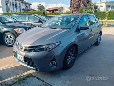 Usato 2013 Toyota Auris 1.4 Diesel 90 CV (6.950 €)