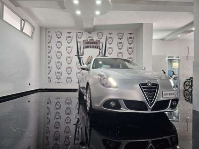 Usato 2015 Alfa Romeo Giulietta 1.6 Diesel 109 CV (6.999 €)