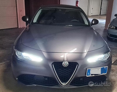 Usato 2017 Alfa Romeo Giulia 2.2 Diesel 150 CV (18.500 €)