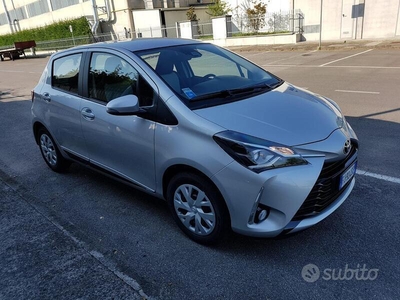 Usato 2017 Toyota Yaris 1.0 Benzin 69 CV (9.300 €)