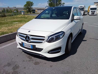 Usato 2018 Mercedes B180 1.6 Benzin 122 CV (16.990 €)