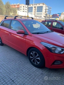 Usato 2019 Hyundai i20 1.2 Benzin 75 CV (12.800 €)