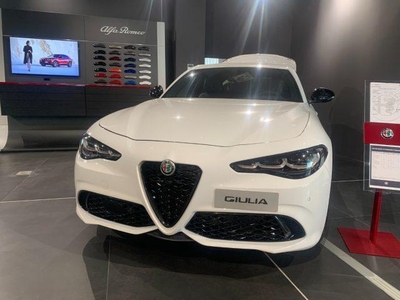 Usato 2023 Alfa Romeo Giulia 2.0 Benzin 280 CV (53.500 €)