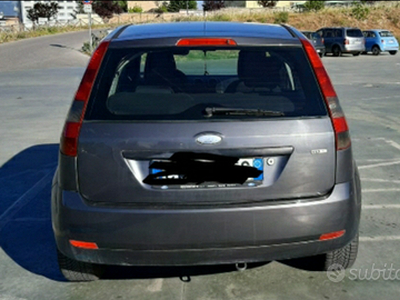 Vende Ford Fiesta anno 2005- cil.1.4