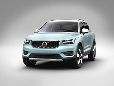 VOLVO XC40 T3 Momentum GARANZIA EUROPEA FINO A 5 ANNI