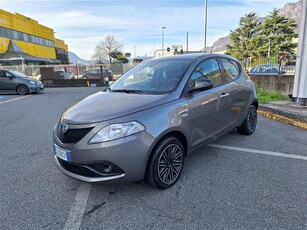 Lancia Ypsilon 1.0 FireFly 5 porte S&S Hybrid Ecochic Gold usato