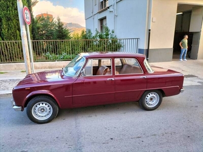 Usato 1969 Alfa Romeo Giulia 1300 1.3 Benzin 82 CV (23.000 €)