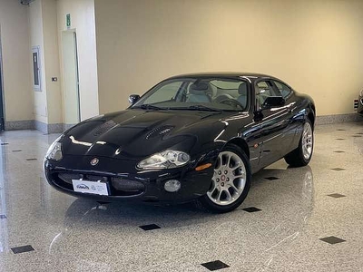 Jaguar XK XKR 4.0 Coupé da Glm . (L'Auto)