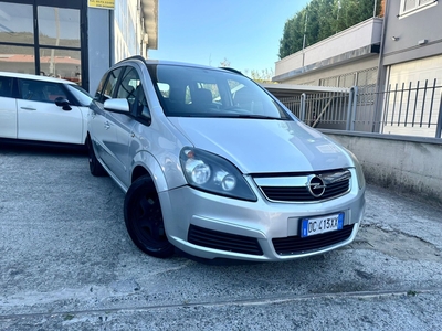 Opel Zafira 1.9 CDTI 101CV Cosmo usato