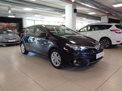 Toyota Auris 1.8 Hybrid Active usato