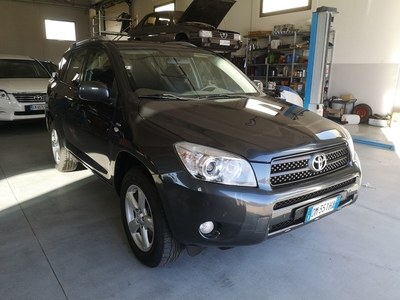 Toyota Rav4 D-4D 136 CV DPF Sol usato