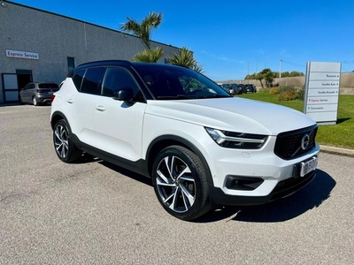 2018 VOLVO XC40