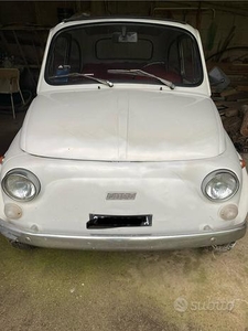 Auto fiat 500 l anni 1976