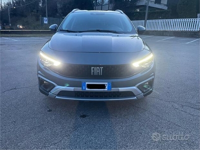 Fiat Tipo 1.5 Hybrid DCT 5 porte City Cross