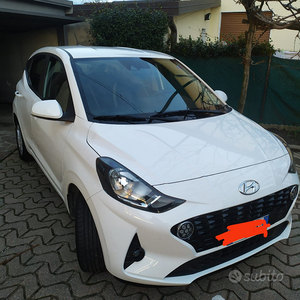 HYUNDAI i10 MPI Benz. TECH+CONNECT PACK