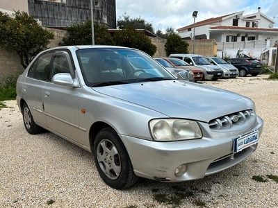 HYUNDAI Accent 1.5 Benzina - 2000