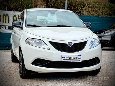 Lancia Ypsilon 1.2 69 CV 5 porte Gold 5 POSTI PREZ