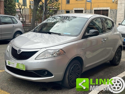 LANCIA Ypsilon 1.2 69 CV 5 porte GPL Ecochic Gold Usata