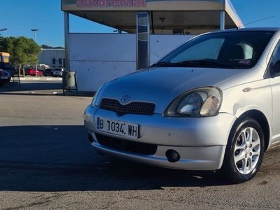 Toyota Yaris 2000