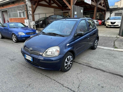 TOYOTA Yaris