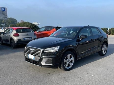 Vendo auto AUDI Q2