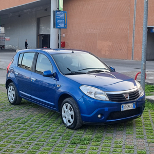 Vendo dacia Sandero unico proprietario