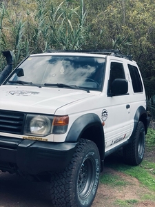 Mitsubishi Montero Metal Top 1992