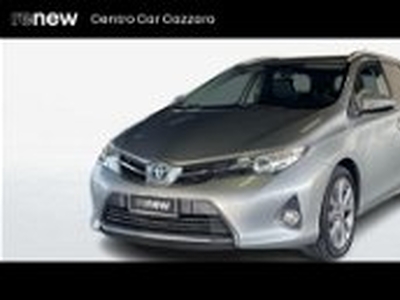 Toyota Auris Station Wagon 1.8 Hybrid Lounge del 2015 usata a Saronno