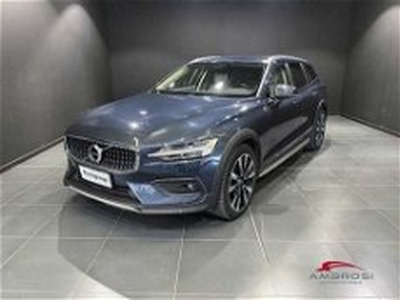 Volvo V60 Cross Country D4 AWD Geartronic Pro del 2019 usata a Viterbo