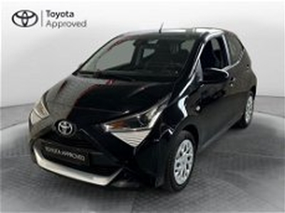 Toyota Aygo Connect 1.0 VVT-i 72 CV 5 porte x-play MMT del 2020 usata a Prato
