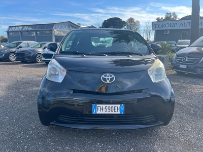 TOYOTA iQ