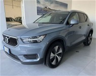 Volvo XC40 T2 Momentum Core del 2021 usata a Parma