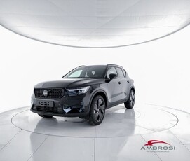 2024 VOLVO XC40