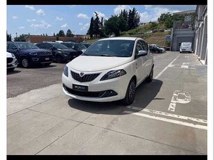 Lancia Ypsilon 1.0 firefly hybrid alberta ferretti s&s 70cv da Satiri .