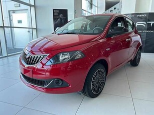 Lancia Ypsilon 1.0 firefly hybrid silver plus s&s 70cv da Azzurra .