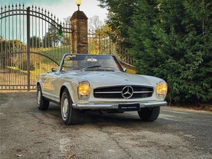 Usato 1967 Mercedes 230 2.0 Benzin 150 CV (75.000 €)