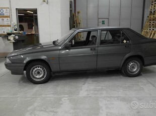 Usato 1985 Alfa Romeo 75 1.6 Benzin 110 CV (4.900 €)