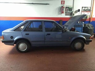 Usato 1985 Ford Escort 2.0 Benzin 105 CV (4.000 €)