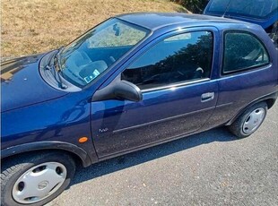 Usato 1997 Opel Corsa 1.4 Benzin 90 CV (900 €)