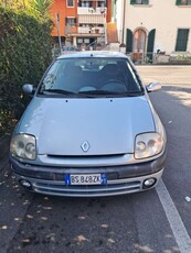 Usato 2001 Renault Clio II 1.1 Benzin 58 CV (2.500 €)