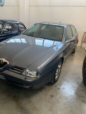 Usato 2002 Alfa Romeo 166 3.0 Benzin 220 CV (13.000 €)