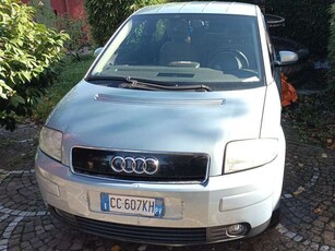 Usato 2002 Audi A2 1.4 Benzin 75 CV (3.000 €)