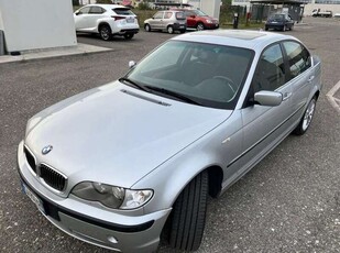 Usato 2002 BMW 330 3.0 Benzin 231 CV (9.000 €)