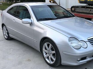 Usato 2002 Mercedes C220 2.1 Diesel 143 CV (6.900 €)