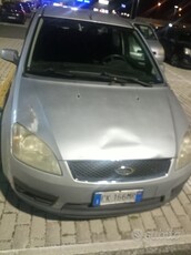 Usato 2004 Ford C-MAX 2.0 Diesel 136 CV (1.300 €)